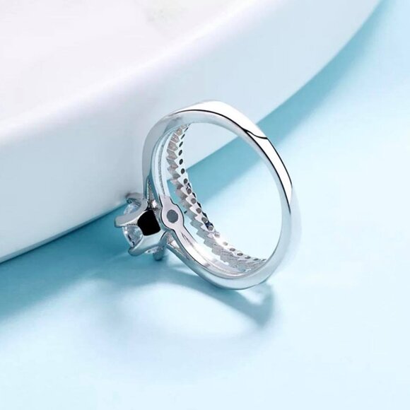 Women's Zirconia Round Cut Fashion Ring with a Split Band & Pavé Accent Stones - Picture 4 of 6